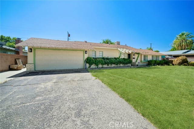 1112 E Avenue J4 — photo