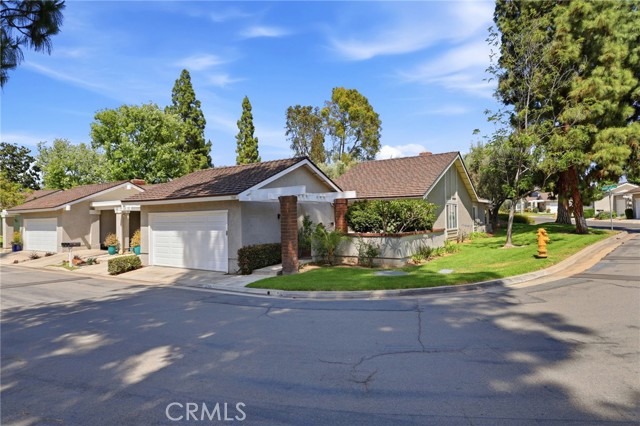 1260 Tiburon St — photo