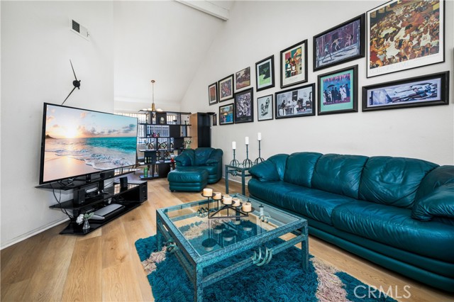 515 E Hazel Unit 6 — photo