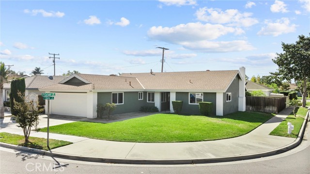 16051 Shasta St — photo