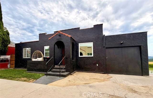2245 Pine Ave — photo