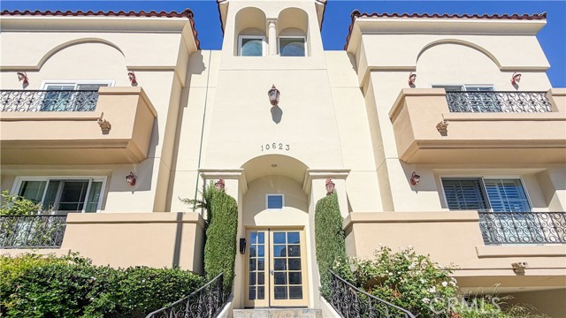 10623 Moorpark — photo