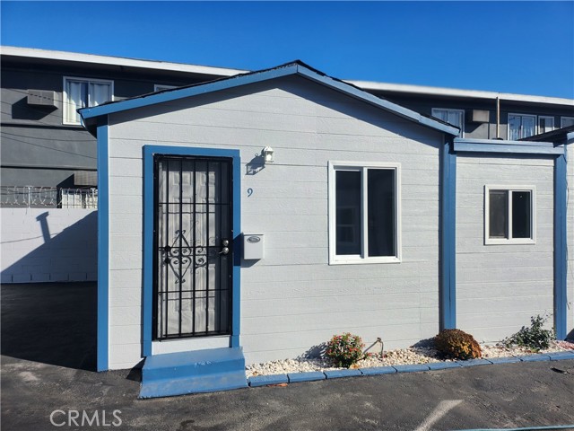3717 W Imperial 9 — photo