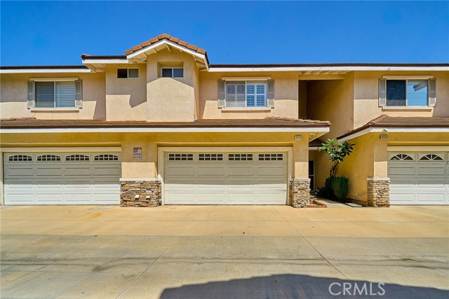 9008 Primavera Ln — photo