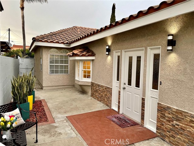 17912 Gridley Rd — photo