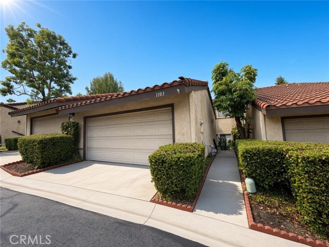 1103 Loxley — photo
