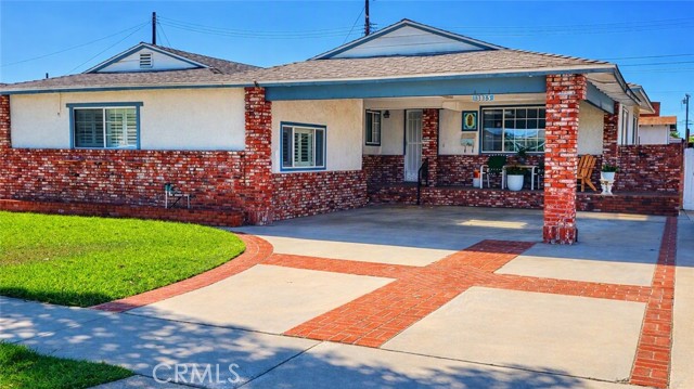 13835 Greenstone Ave — photo