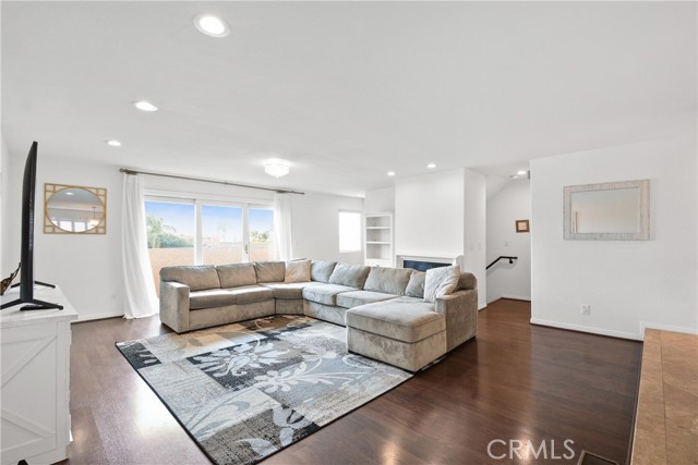 1158 W 11th St J — photo