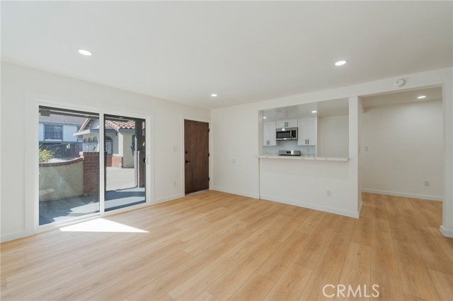 1239 W Rosecrans 31 — photo