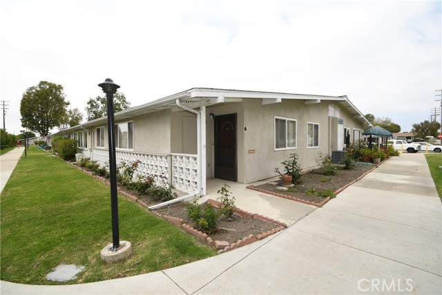 1842 Thunderbird Dr 1a — photo