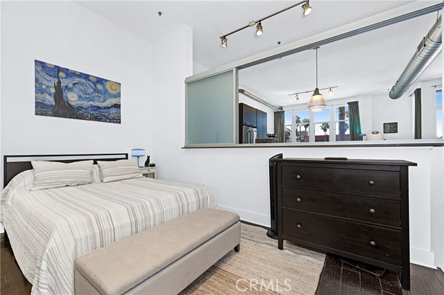 13320 Beach 203 — photo