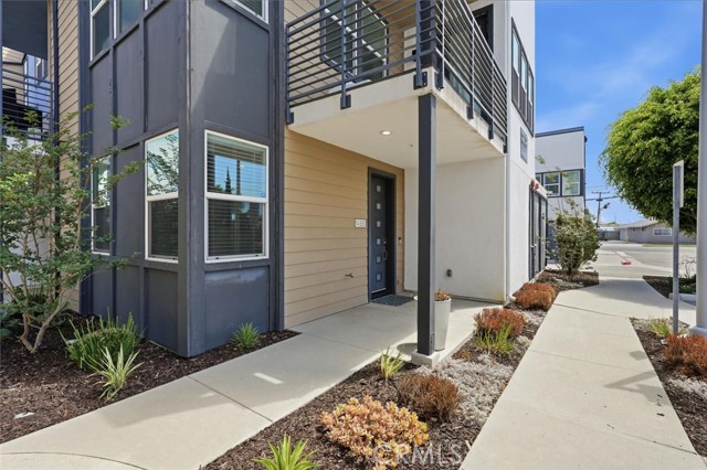14331 Van Ness Ave — photo