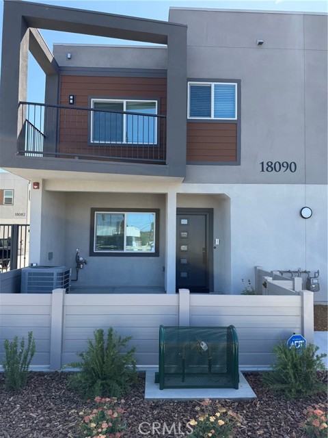 18090 Prairie Ave 101 — photo