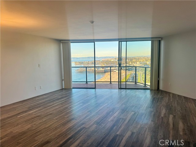 531 Esplanade 909 — photo