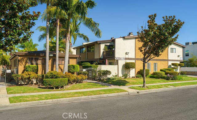 14364 Yukon Ave 11 — photo
