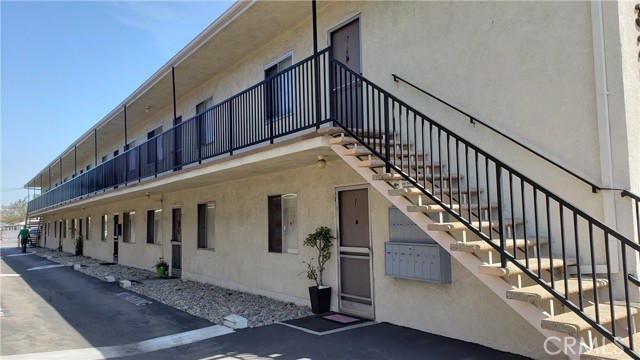 327 W Carson St 11 — photo
