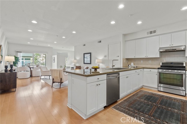 5530 Strand Unit 201 — photo