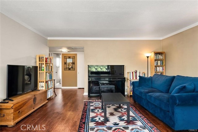 30 Plaza Way 7 — photo