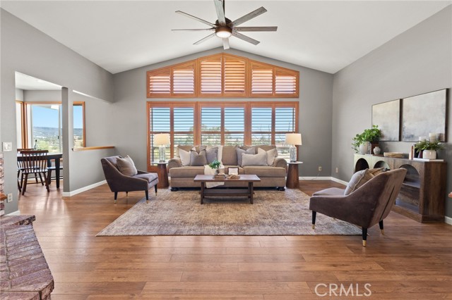 2554 Lake Hill Dr — photo