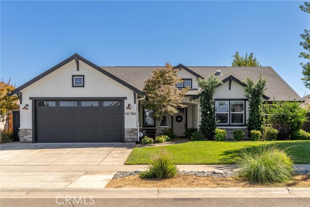 1941 Waxwing Way — photo