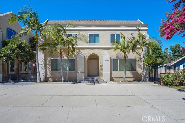 14335 Hamlin St — photo