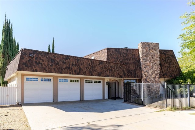 310 Susan Ct — photo