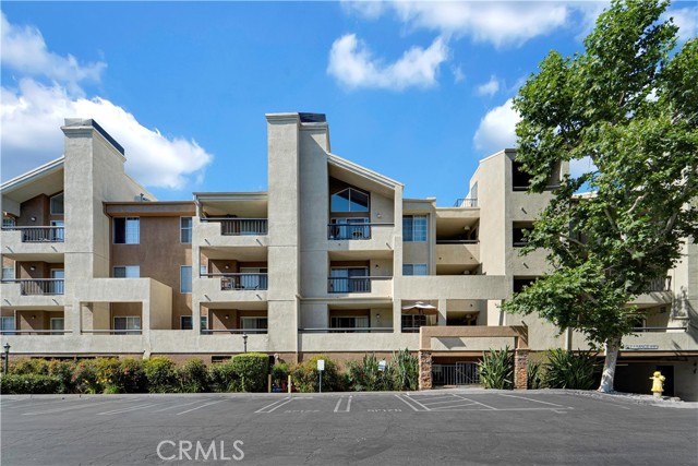 5535 Canoga 332 — photo