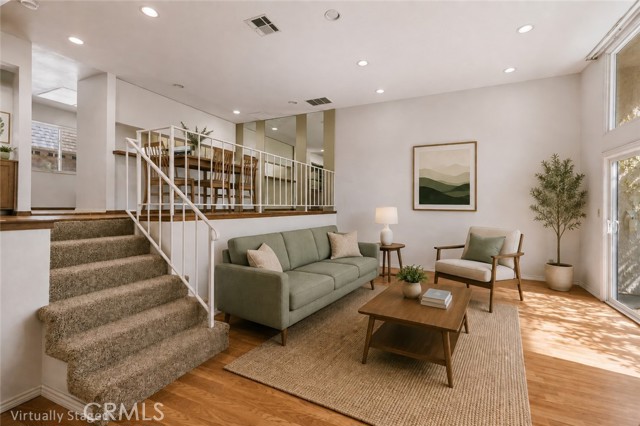 17943 Magnolia Blvd 16 — photo
