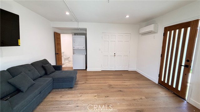 7257 Wilbur Ave Adu — photo