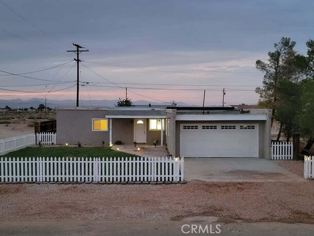 8313 Quezon — photo