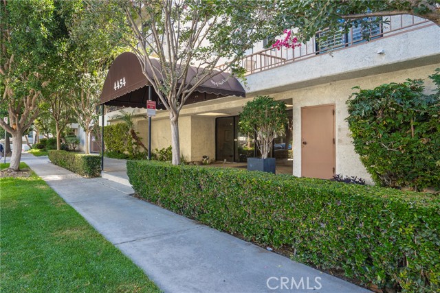 4454 Ventura Canyon 105 — photo