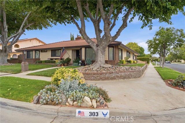 303 Susan Ct — photo