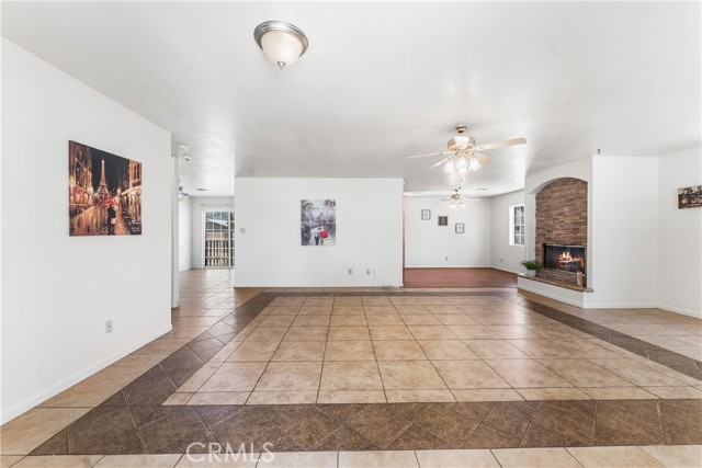 21208 Madre, Tehachapi, CA 93561 — photo 3