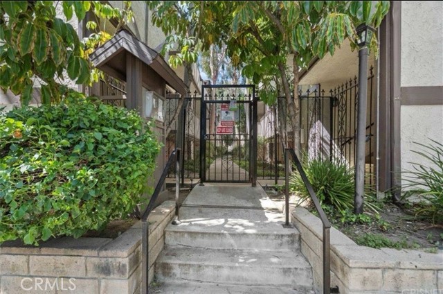 21815 Saticoy St Unit 30 — photo