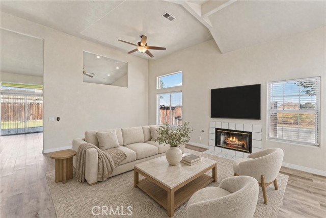 1645 E Kettering — photo