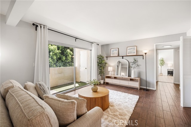10636 Woodley Ave 47 — photo