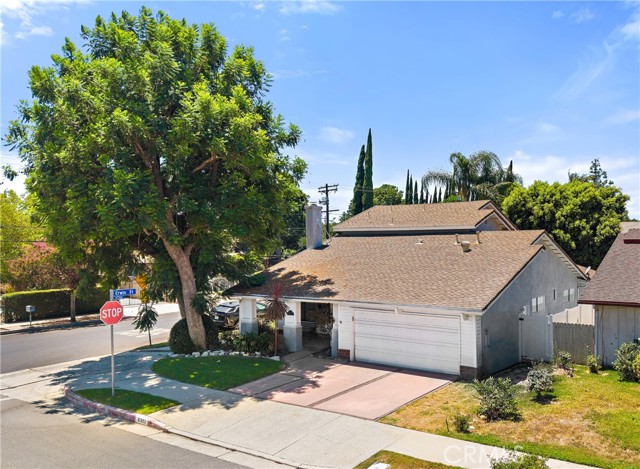 6301 Yarmouth Ave — photo
