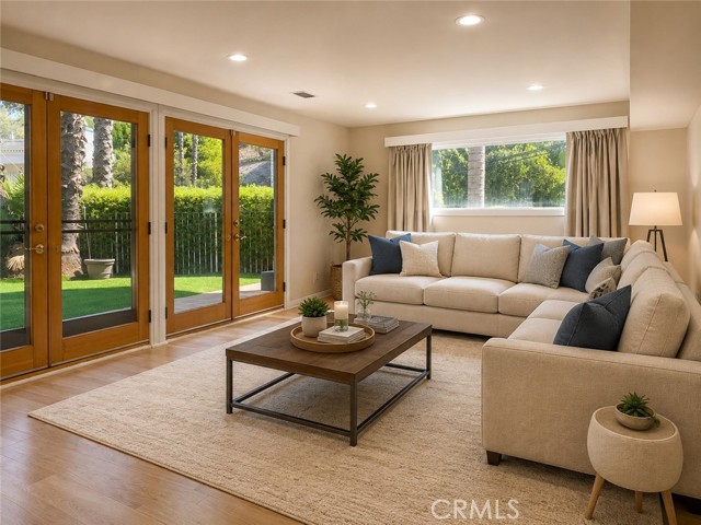 4421 Grimes — photo