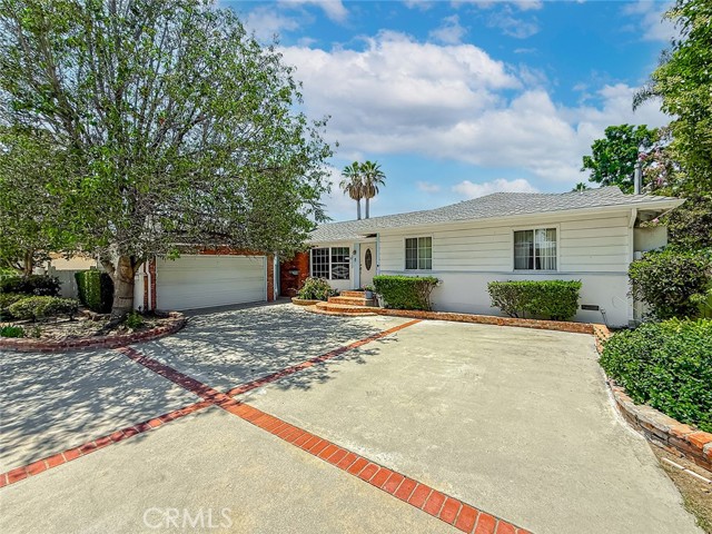 8809 Oak Park Ave — photo