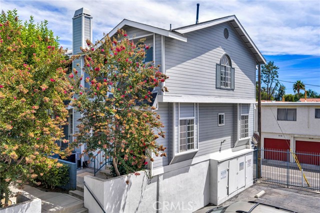 7420 Corbin Ave 8 — photo