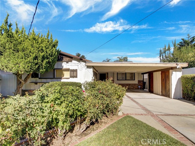 6928 Tobias Ave — photo