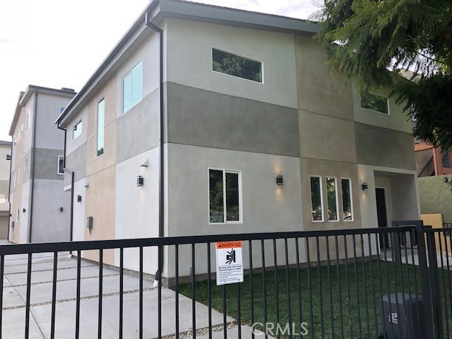 14126 Sylvan St — photo