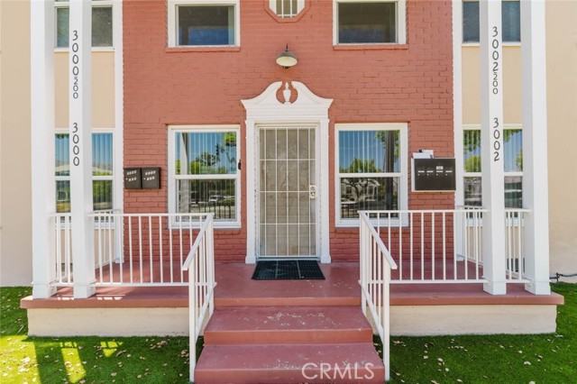 3002 W Victory Blvd Unit 200 — photo