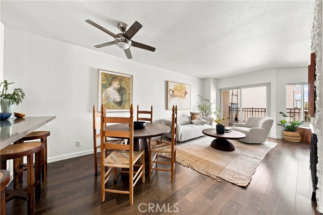141 S Clark Dr 422 — photo