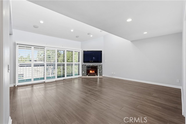 4542 Willis Ave 302 — photo