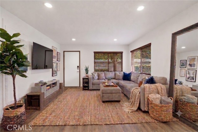 1346 E Hillcrest 40 — photo