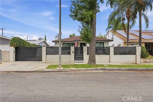 15741 Haynes St — photo