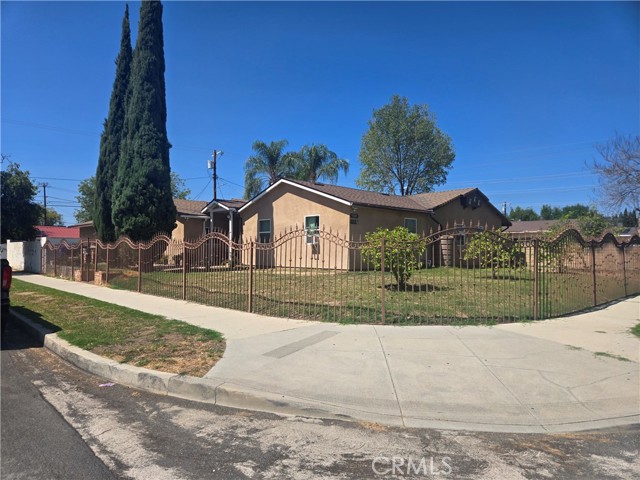 11301 Collett — photo