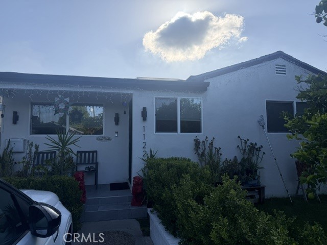 1122 N Beachwood — photo