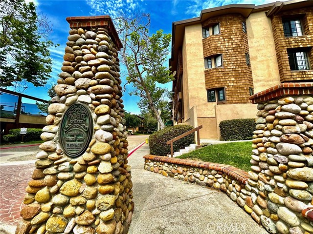 8840 Villa La Jolla Dr 220 — photo